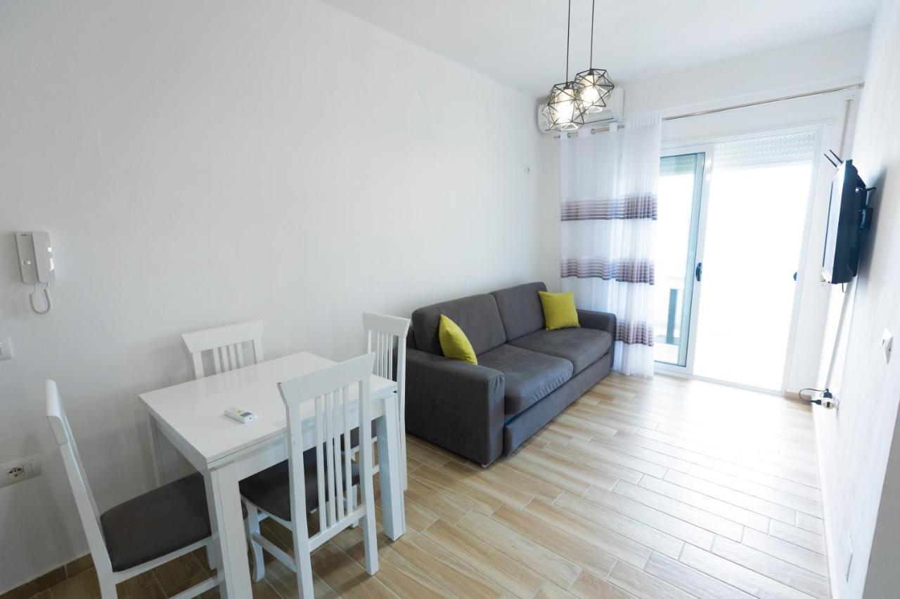Seaview Apartments Вльора Екстер'єр фото