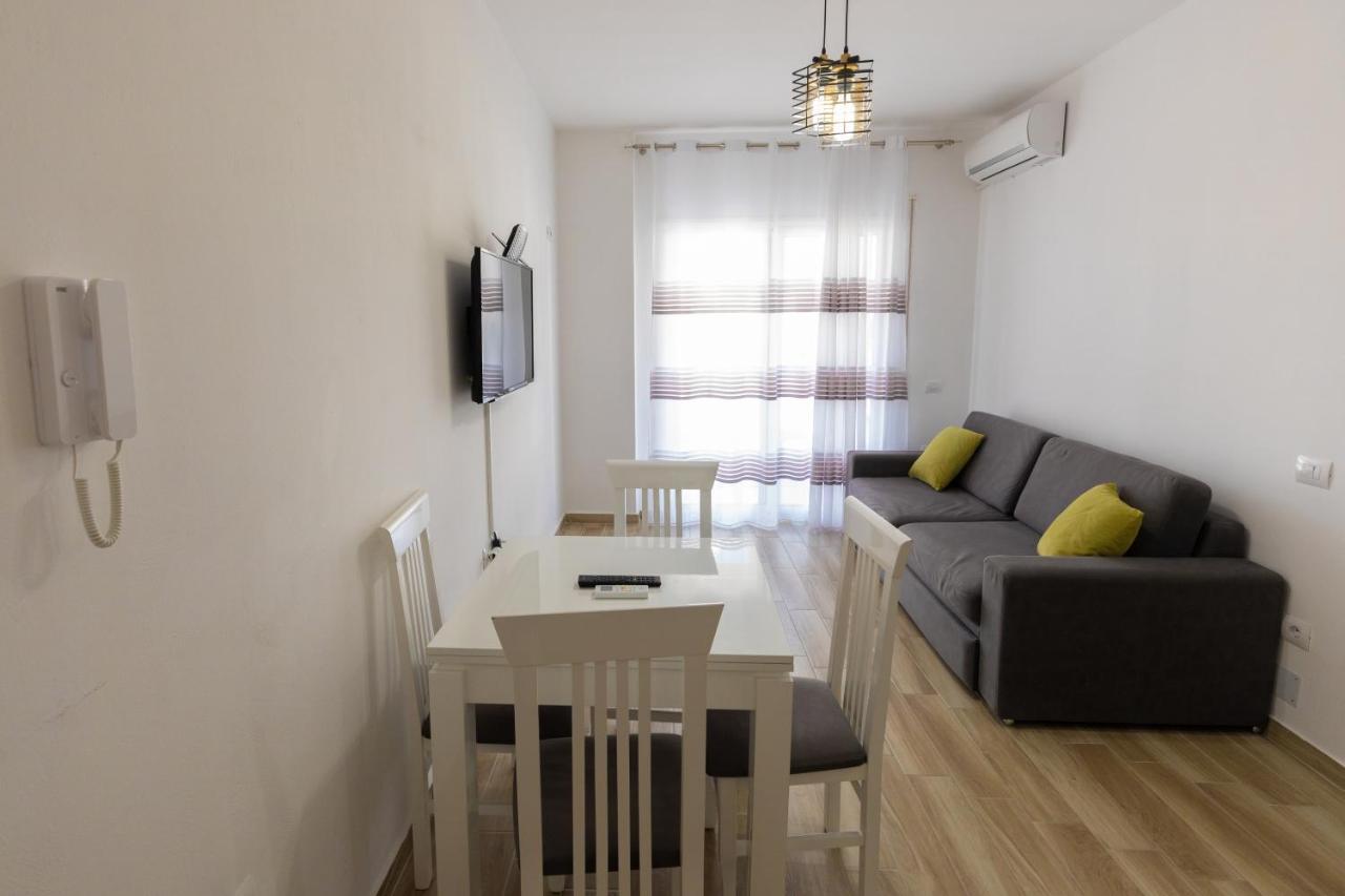 Seaview Apartments Вльора Екстер'єр фото
